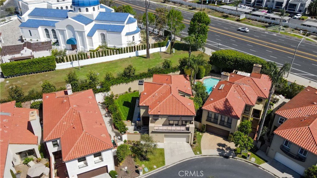 5755 Avenida Estoril