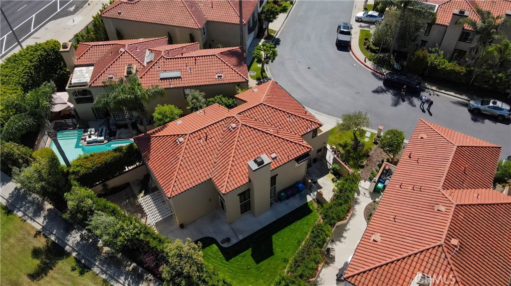 5755 Avenida Estoril