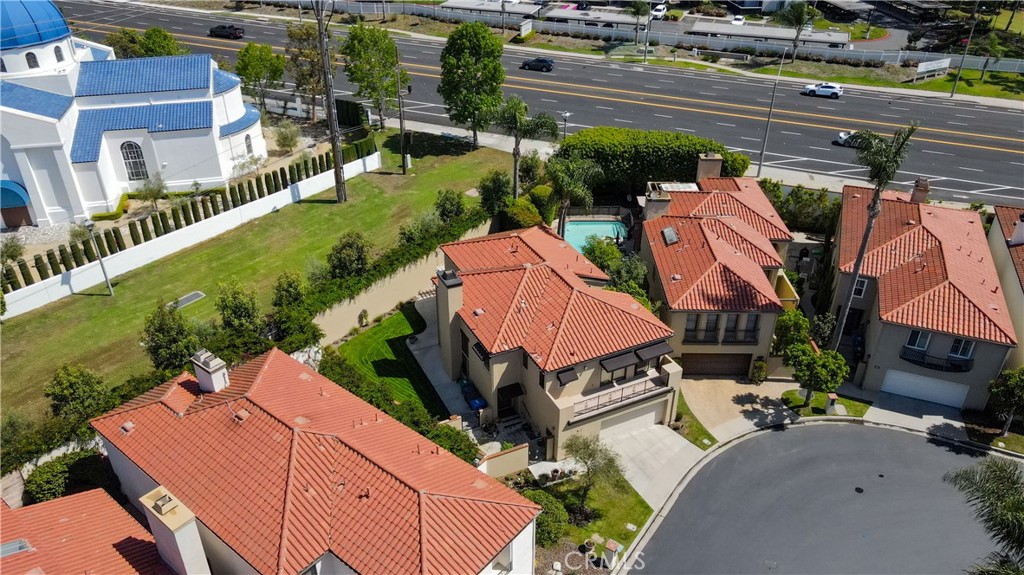 5755 Avenida Estoril