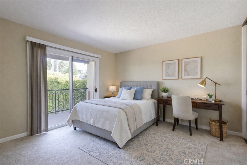 5755 Avenida Estoril