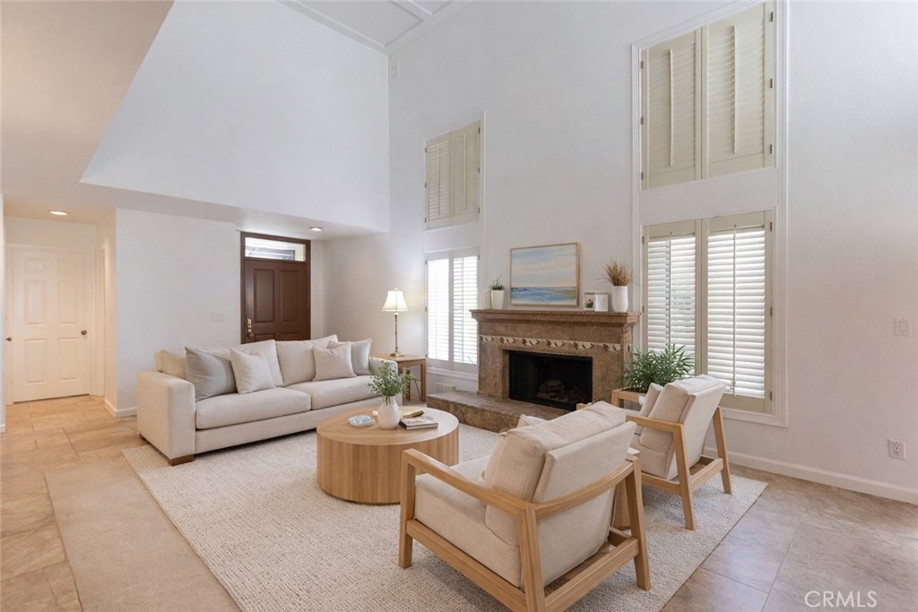 5755 Avenida Estoril