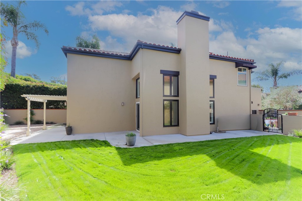 5755 Avenida Estoril