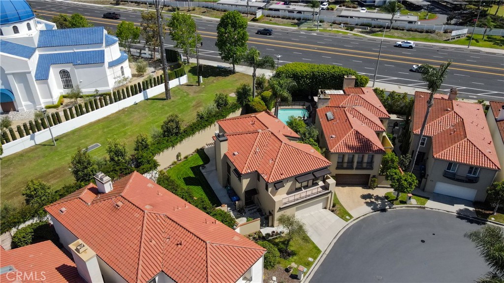 5755 Avenida Estoril