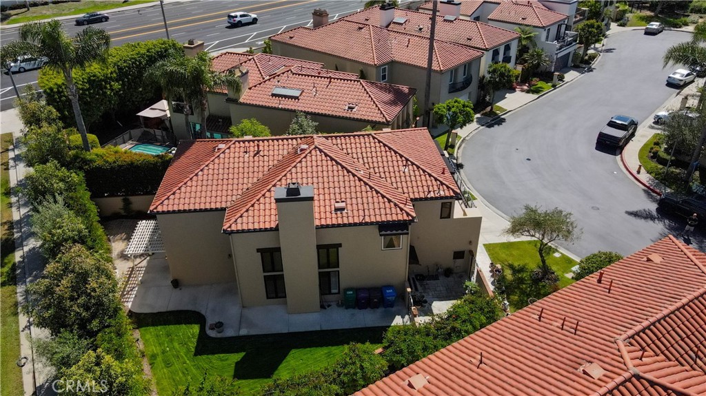 5755 Avenida Estoril