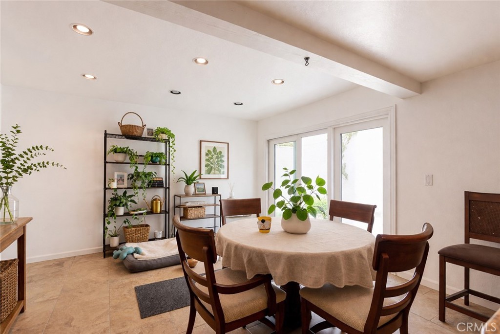 5755 Avenida Estoril