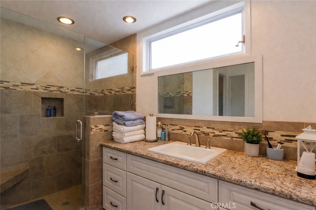 5755 Avenida Estoril