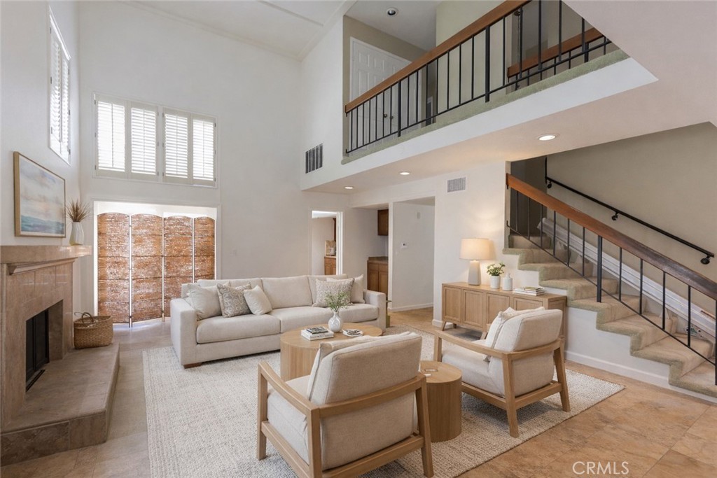 5755 Avenida Estoril