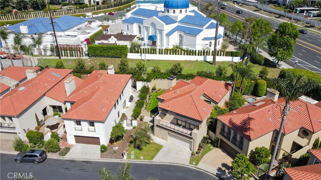 5755 Avenida Estoril