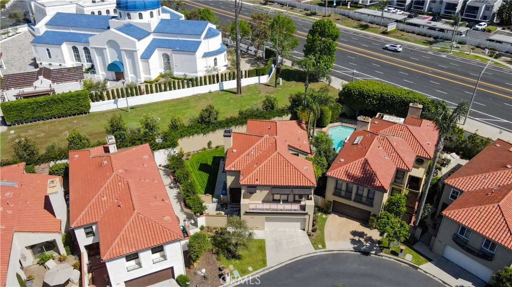 5755 Avenida Estoril