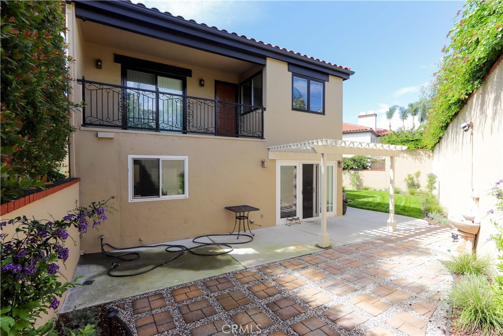 5755 Avenida Estoril