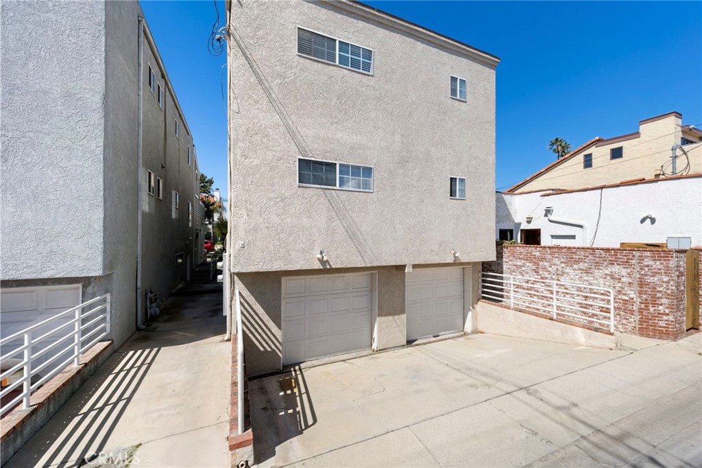 210 Glendora Avenue