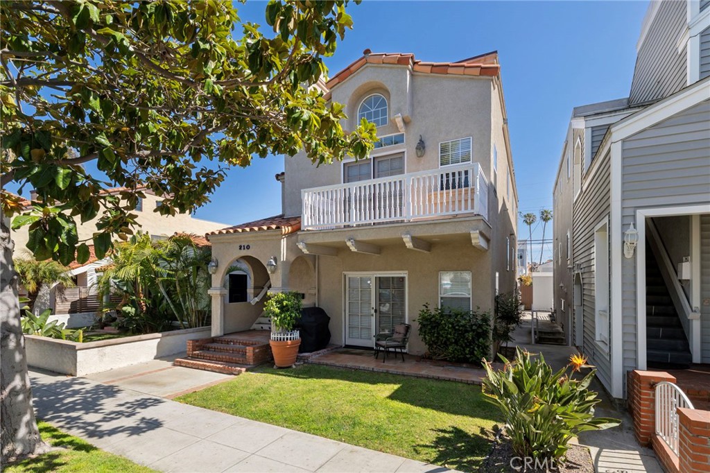 210 Glendora Avenue