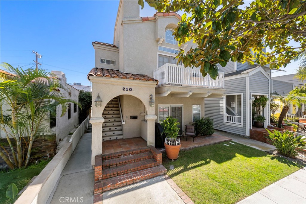 210 Glendora Avenue