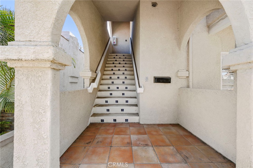 210 Glendora Avenue