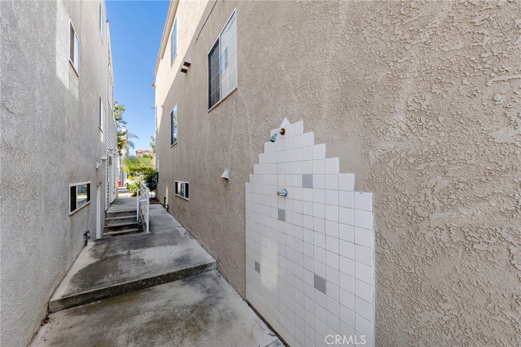 210 Glendora Avenue