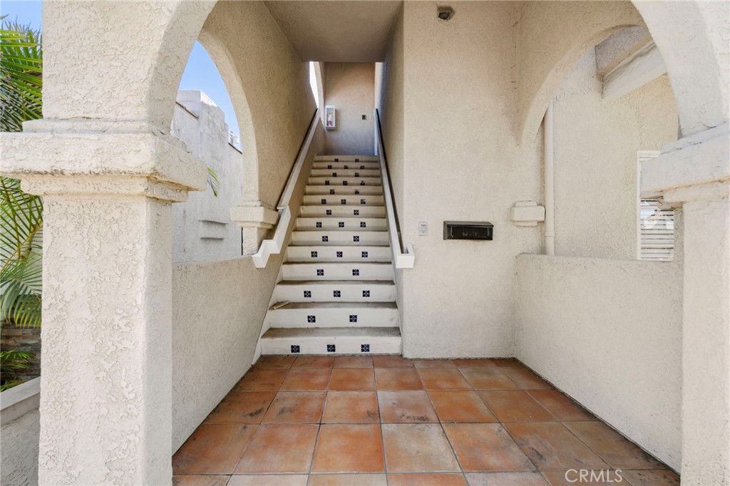 210 Glendora Avenue