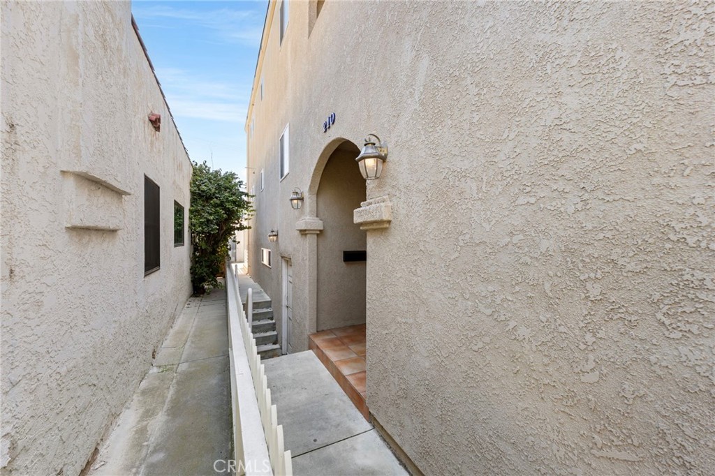 210 Glendora Avenue