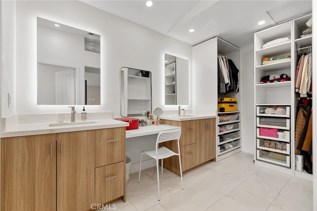 2116 Sun Ridge Cir