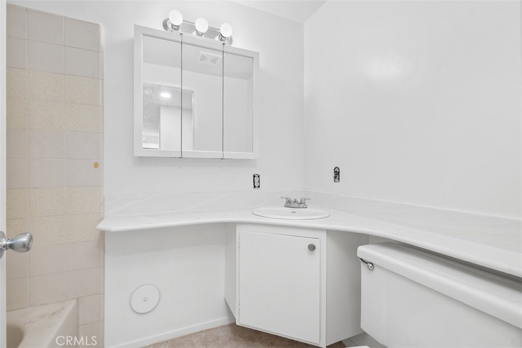 4608 Blanca