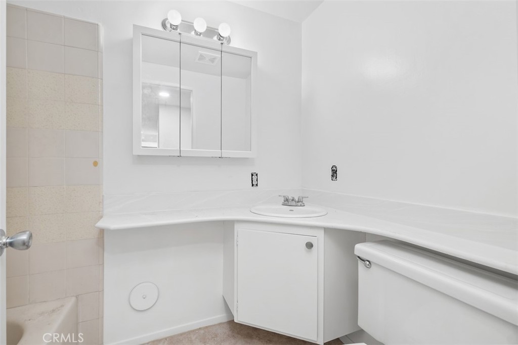 4608 Blanca
