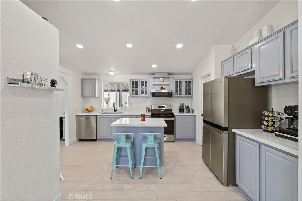21851 Newland Square 250
