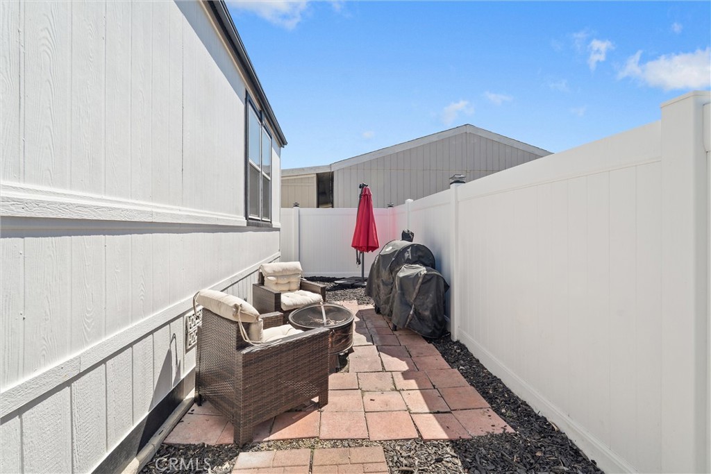 21851 Newland Square 250