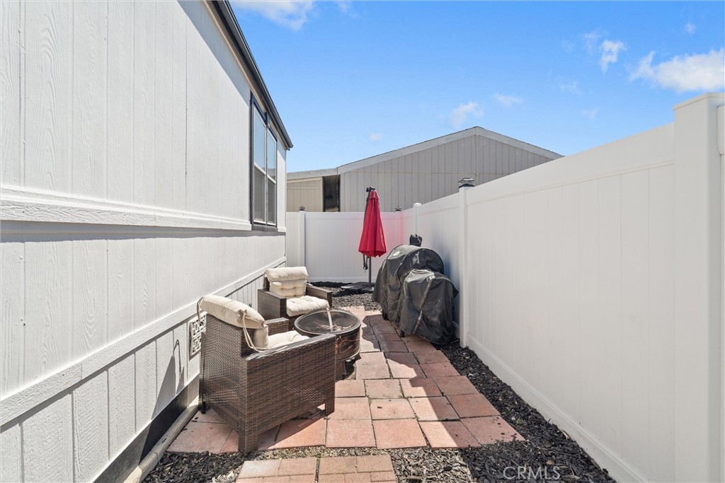21851 Newland Square 250