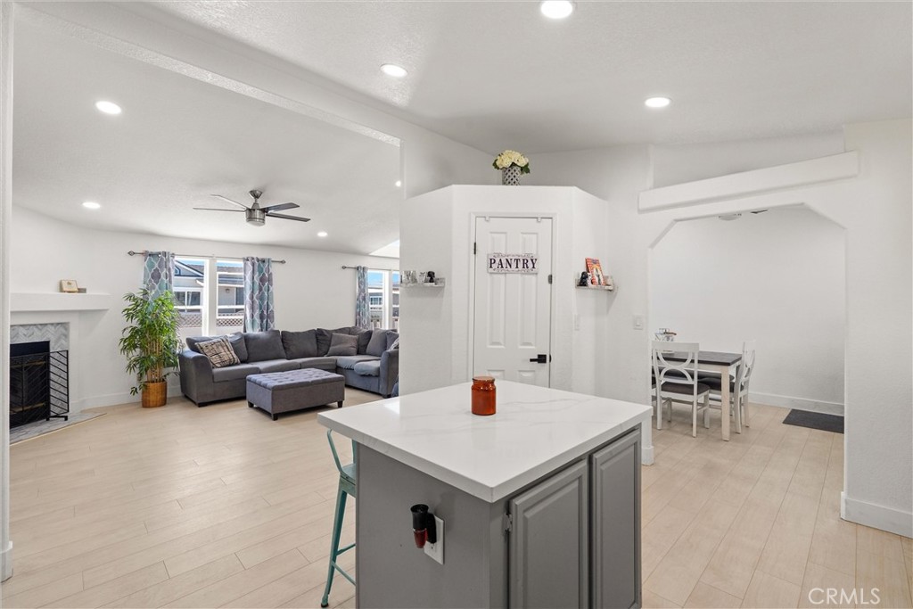 21851 Newland Square 250