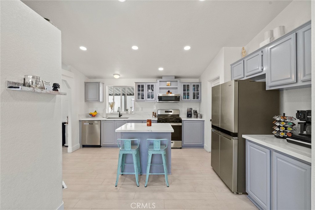 21851 Newland Square 250