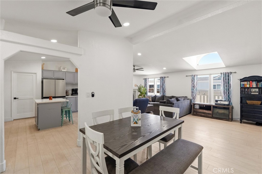 21851 Newland Square 250