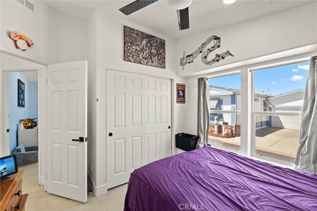 21851 Newland Square 250
