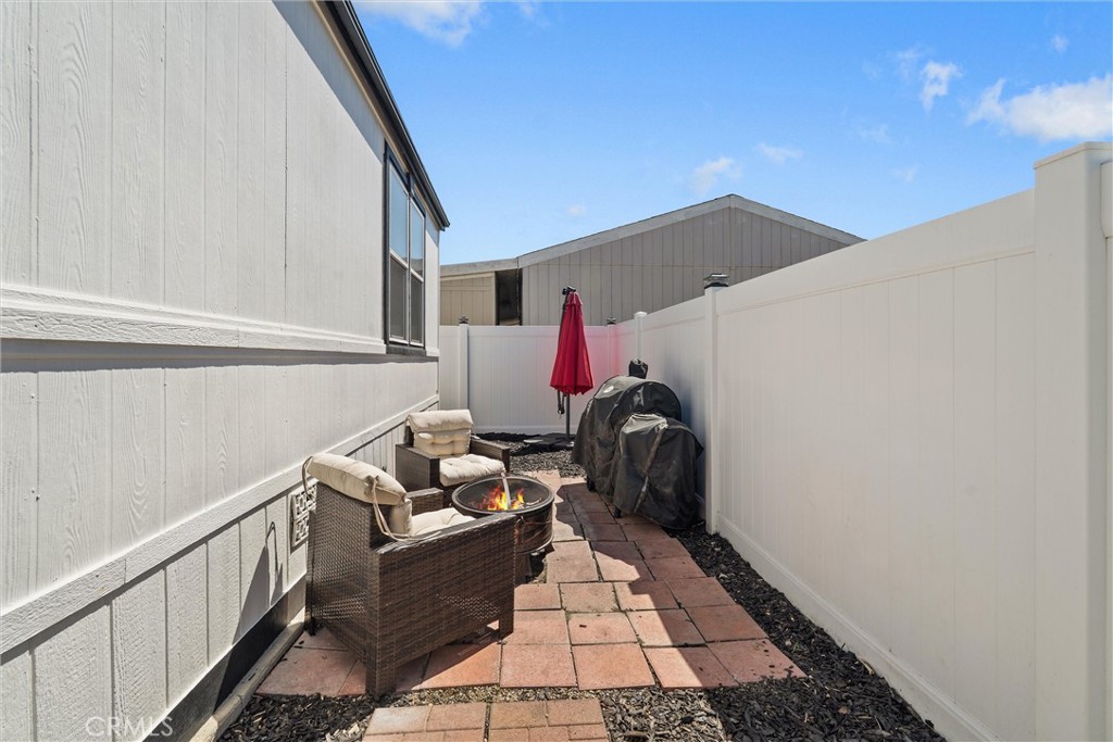 21851 Newland Square 250
