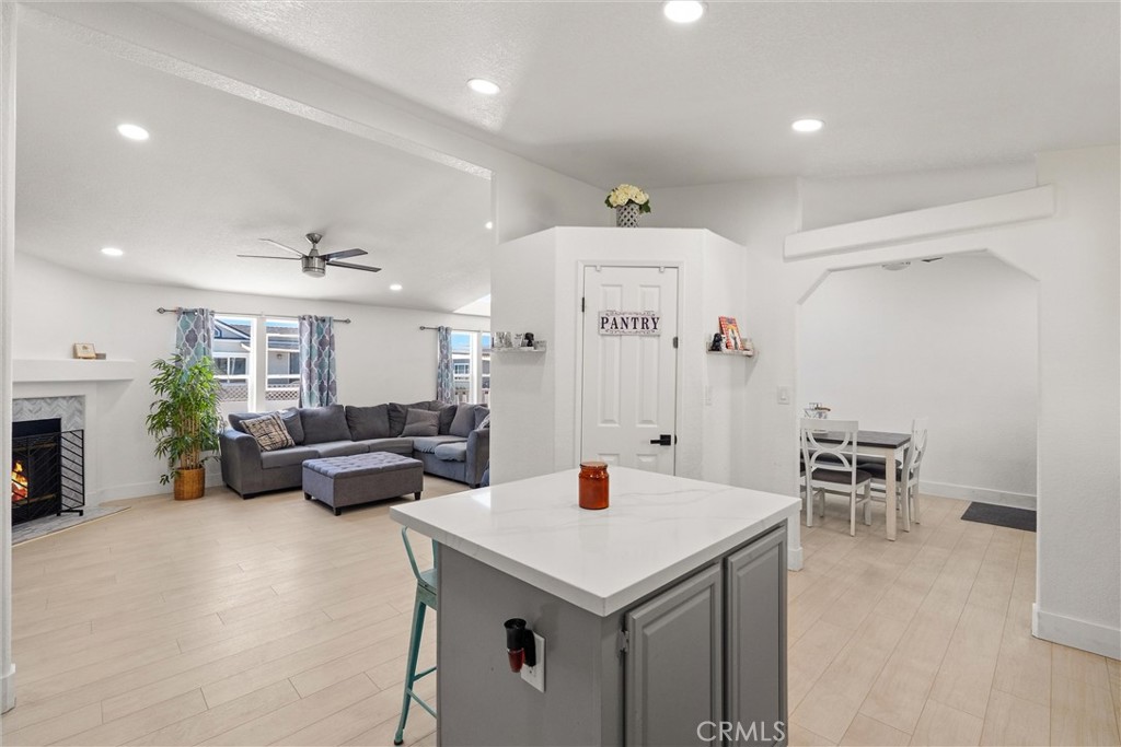 21851 Newland Square 250