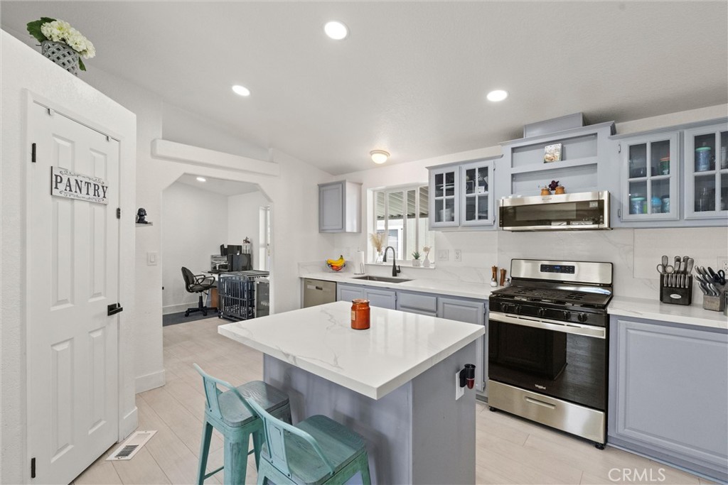 21851 Newland Square 250