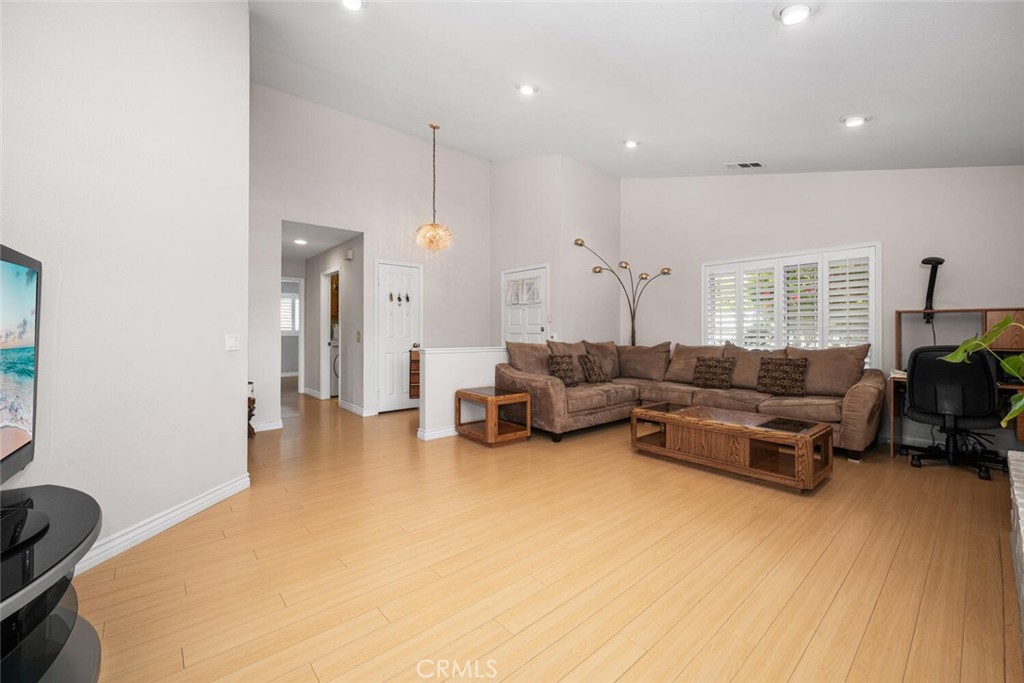 13402 Wentworth Street