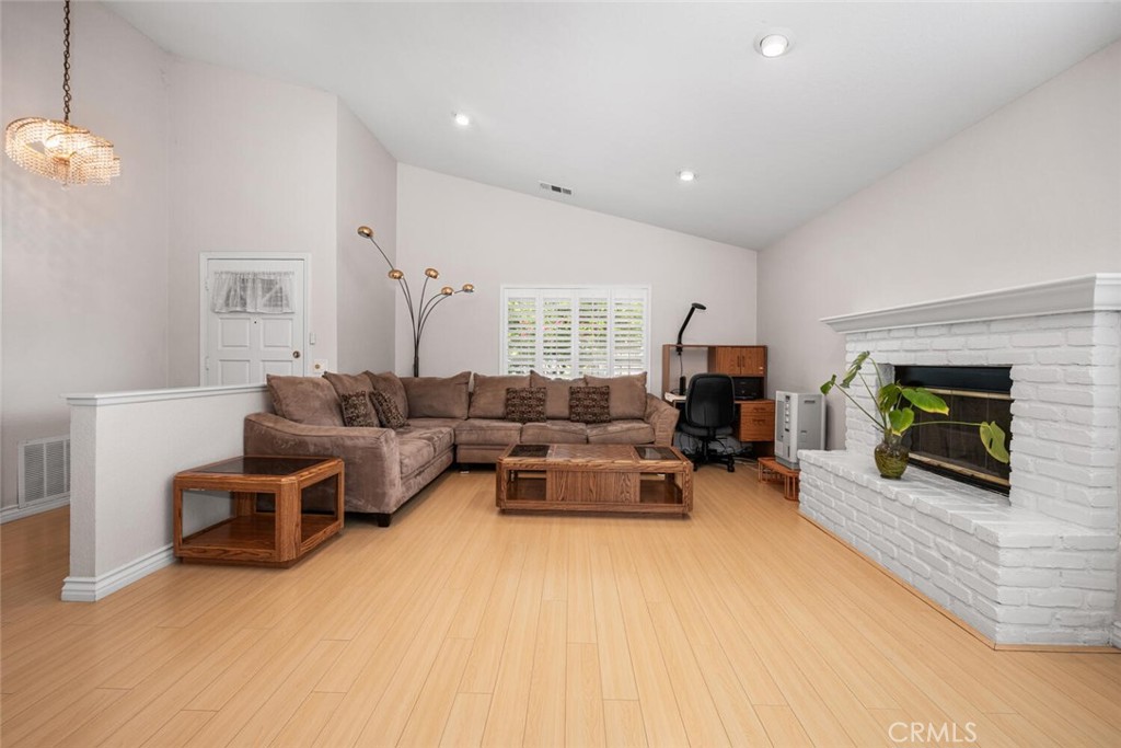 13402 Wentworth Street