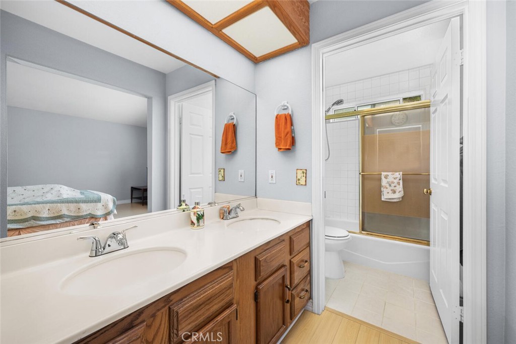 13402 Wentworth Street