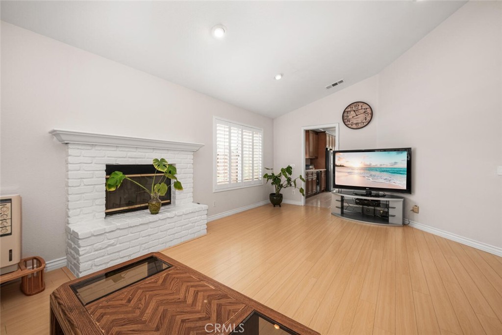 13402 Wentworth Street