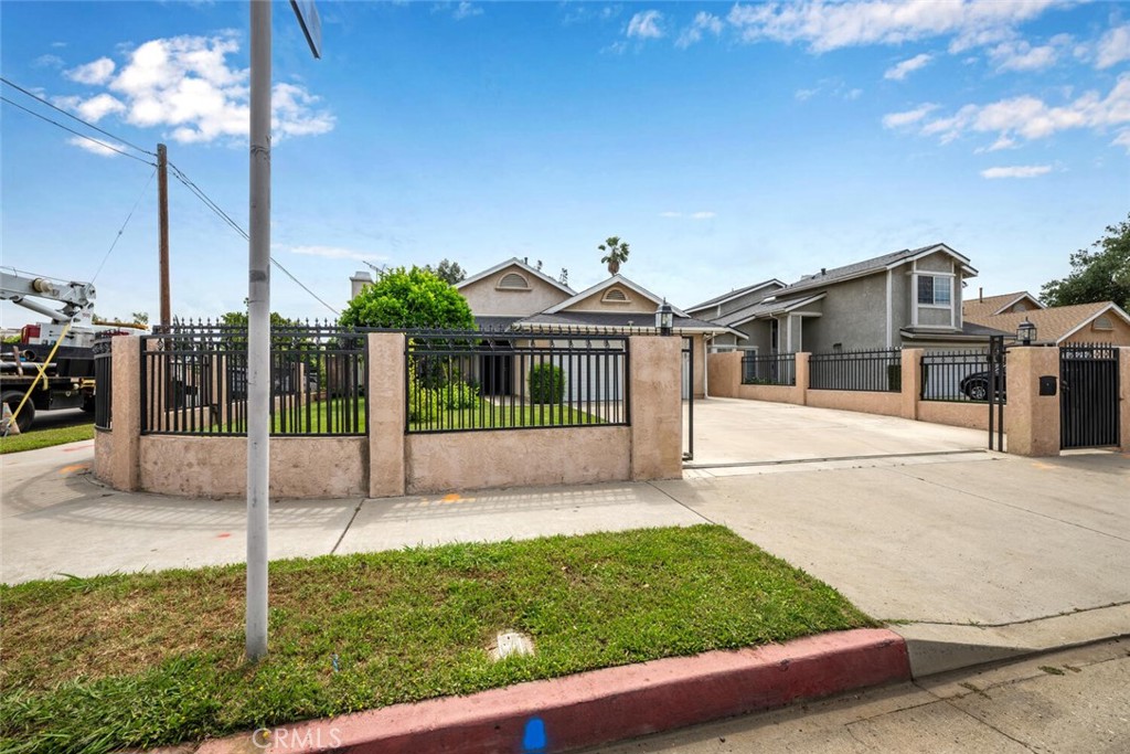 13402 Wentworth Street