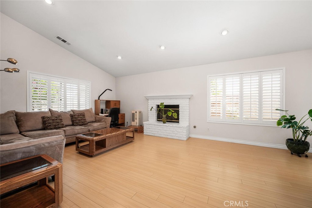 13402 Wentworth Street