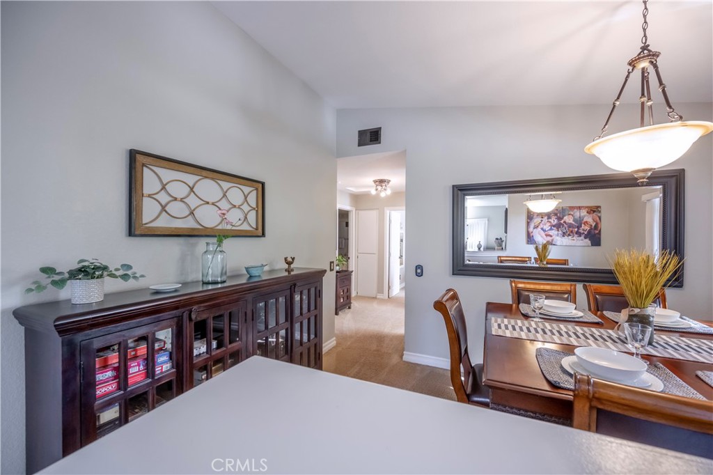 10 Corniche Drive E