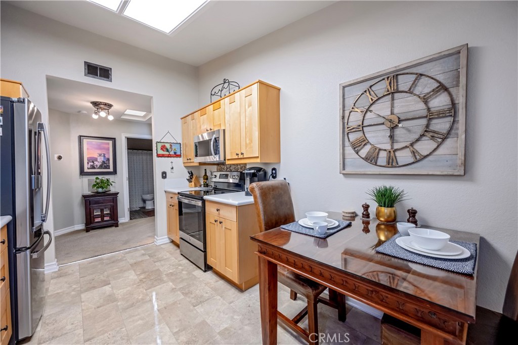 10 Corniche Drive E