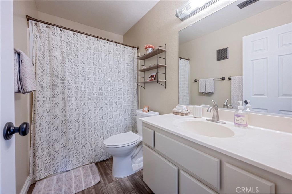 10 Corniche Drive E