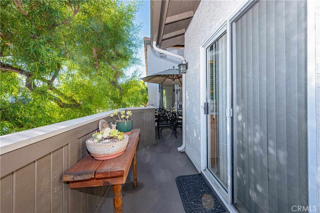 10 Corniche Drive E