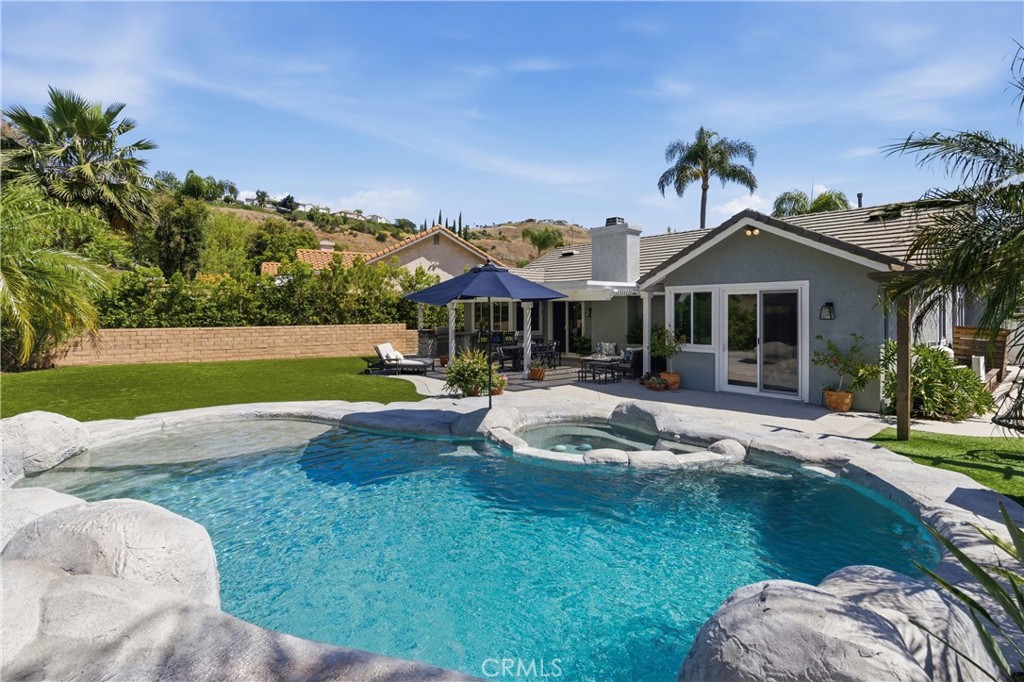 5585 Bayberry Way