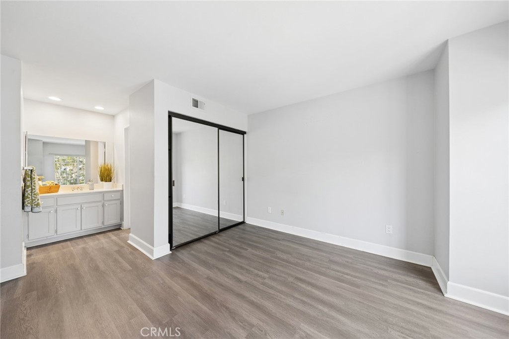 6111 E Garnet