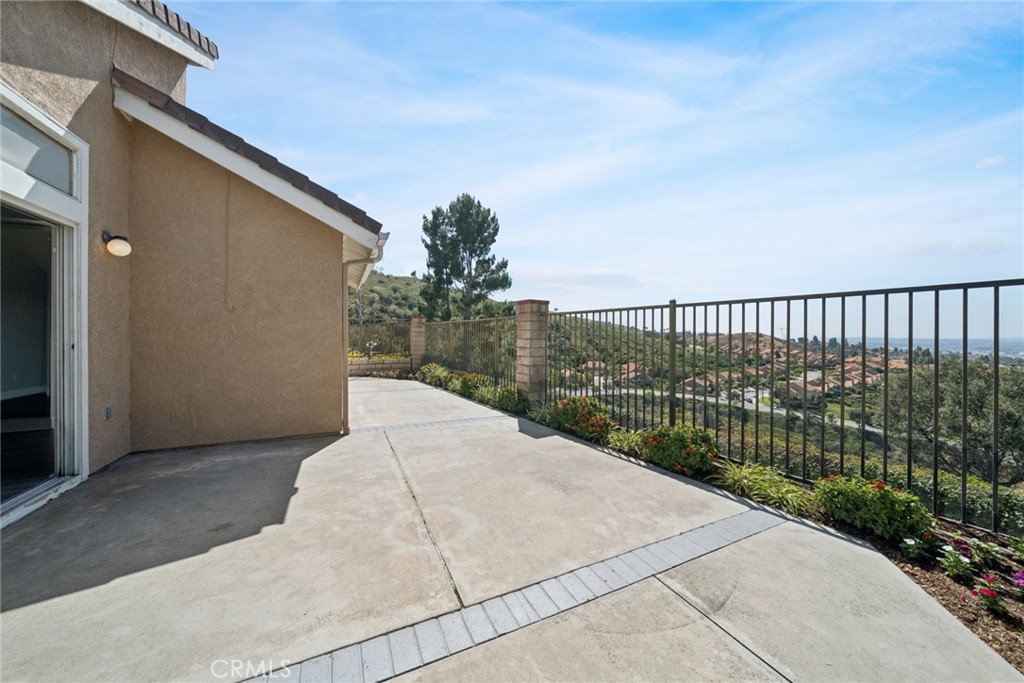 6111 E Garnet