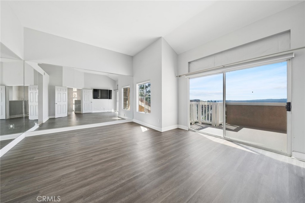 6111 E Garnet