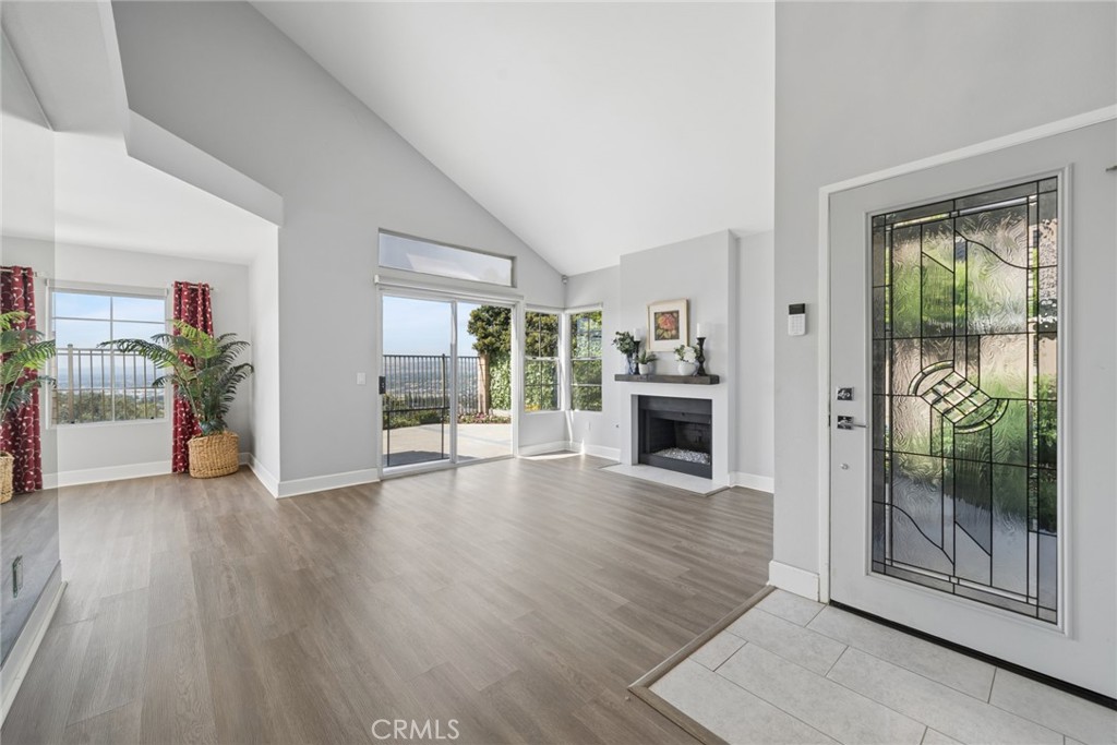 6111 E Garnet
