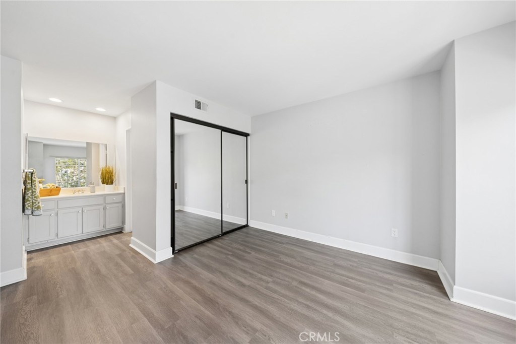 6111 E Garnet